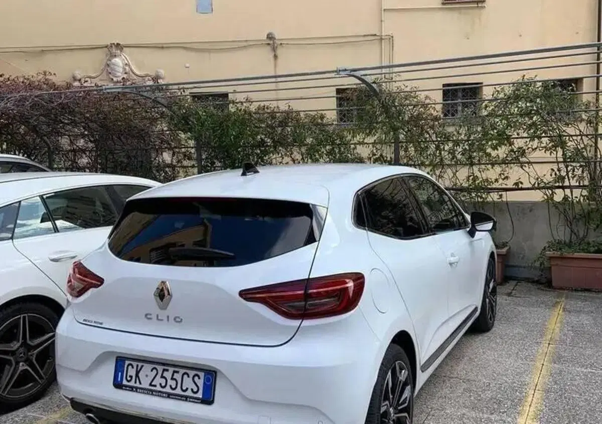 Renault Clio 1.0 tce Techno Gpl 100cv (9)