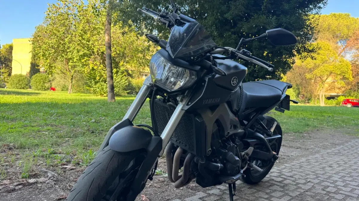 Yamaha MT-09 ABS (2016)  (2)