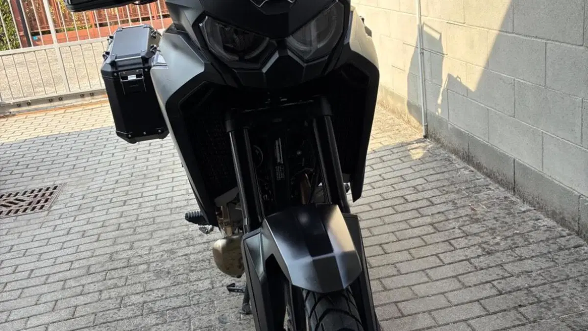 Honda Africa Twin CRF 1100L (2022 - 23)  (4)