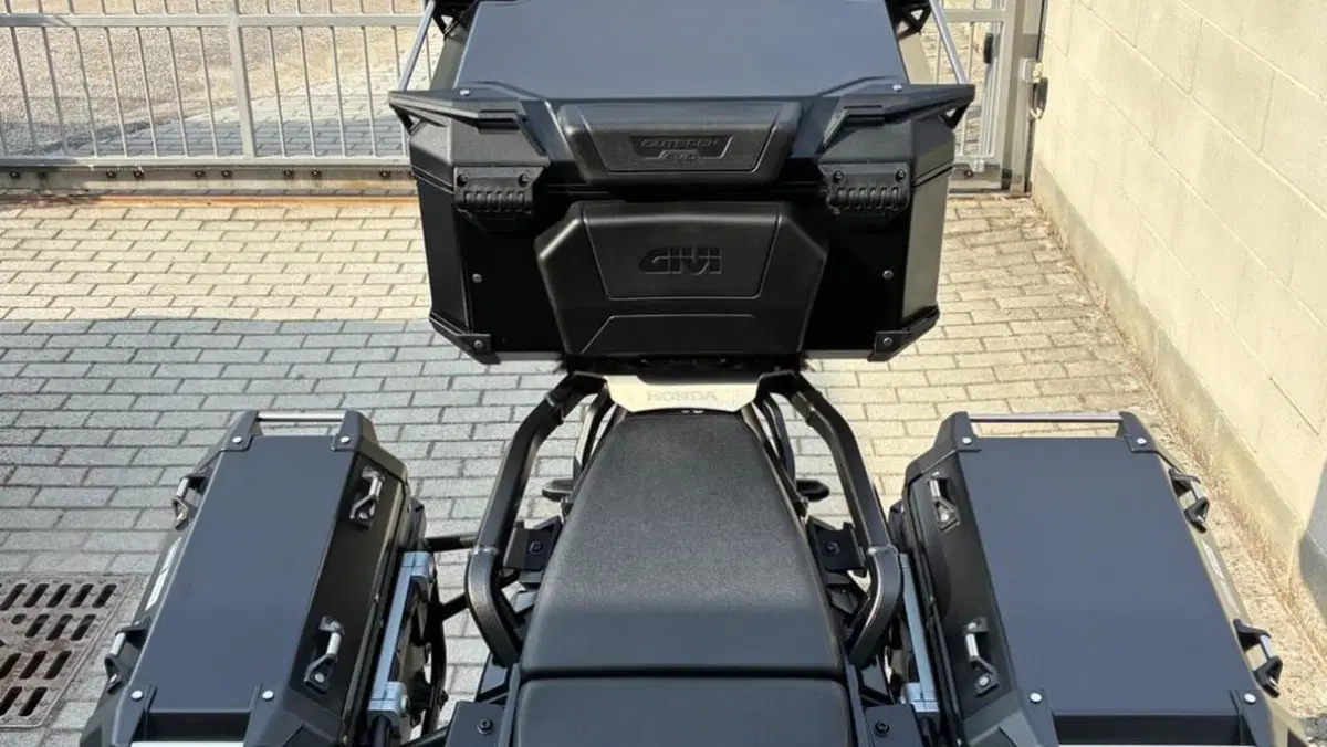 Honda Africa Twin CRF 1100L (2022 - 23)  (5)