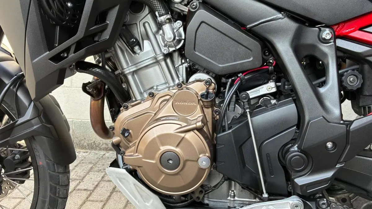 Honda Africa Twin CRF 1100L (2022 - 23)  (11)