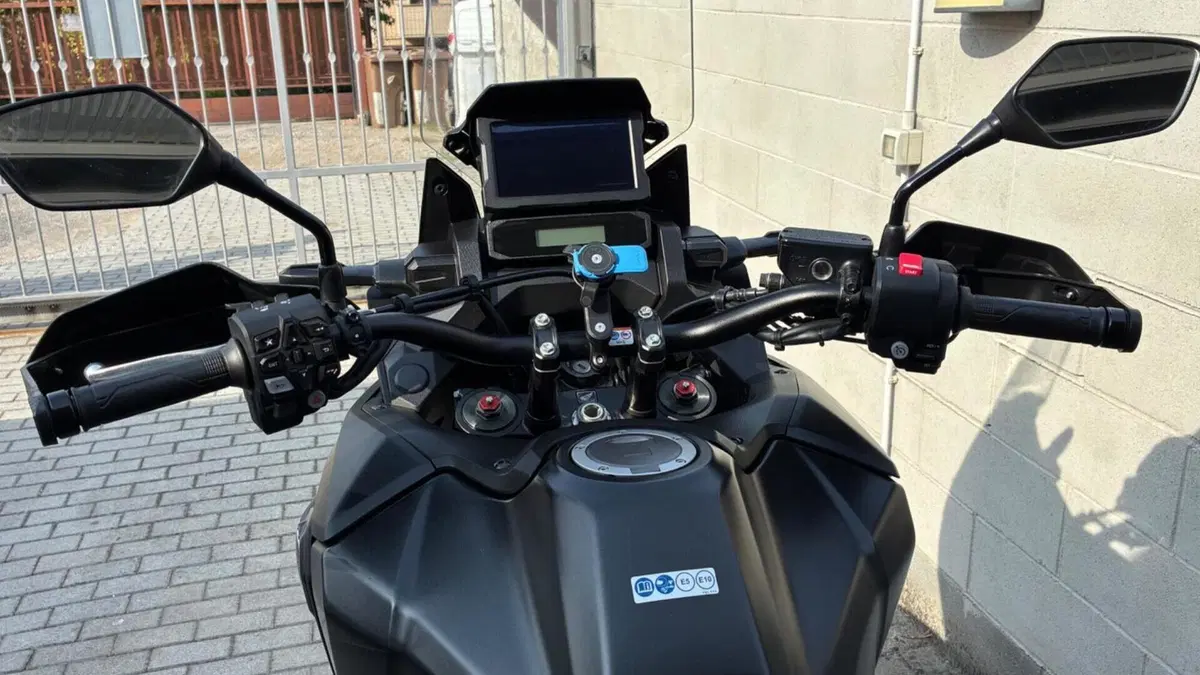 Honda Africa Twin CRF 1100L (2022 - 23)  (12)