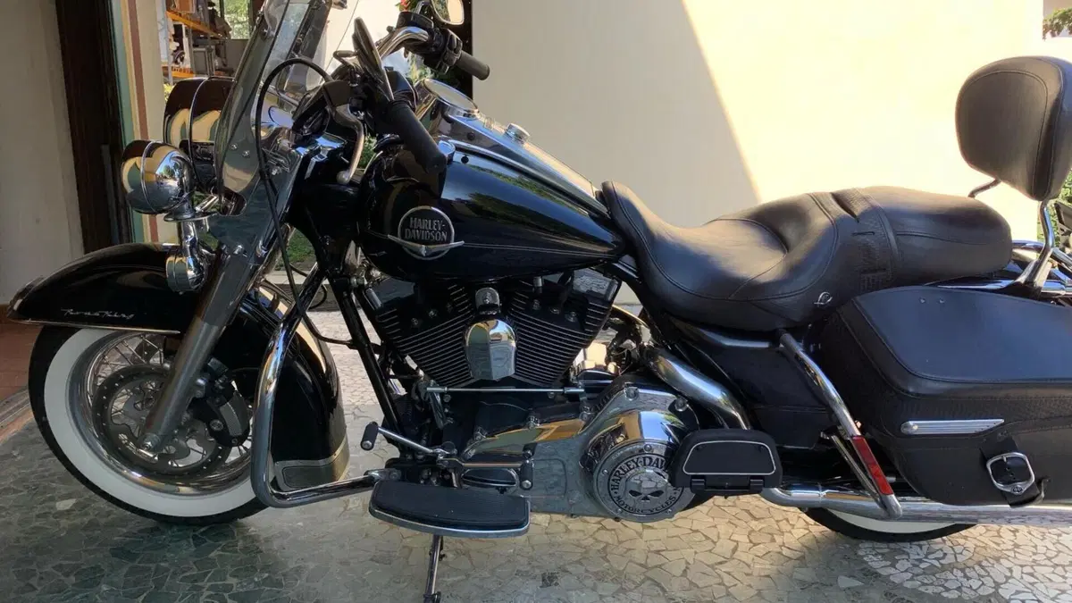 Harley-Davidson 1584 Road King Classic (2007 - 10) - FLHRC  (3)