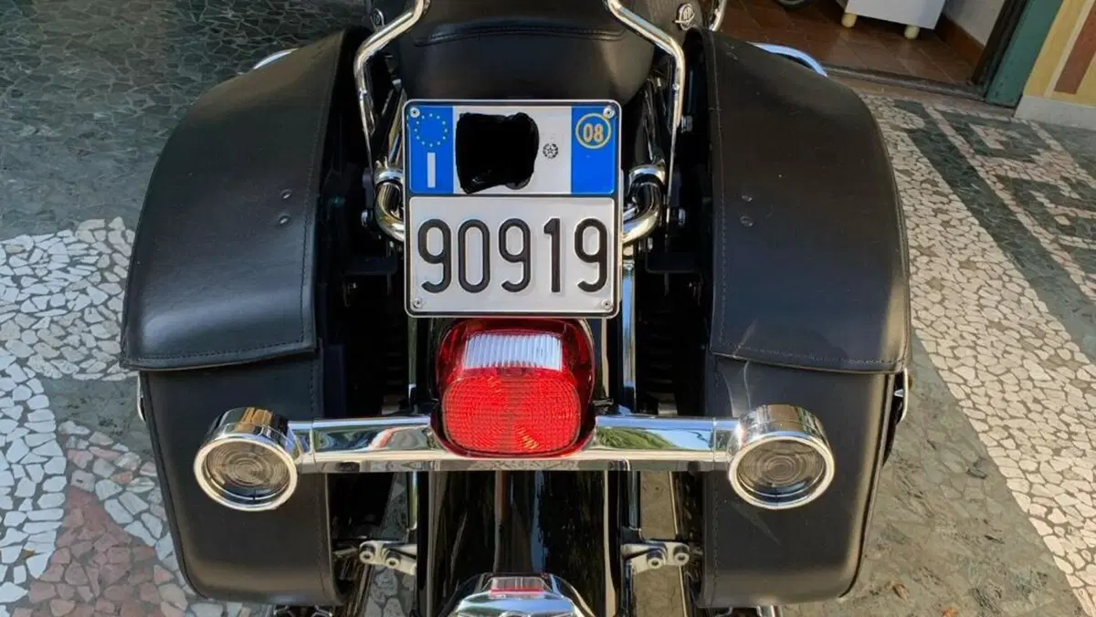 Harley-Davidson 1584 Road King Classic (2007 - 10) - FLHRC  (4)