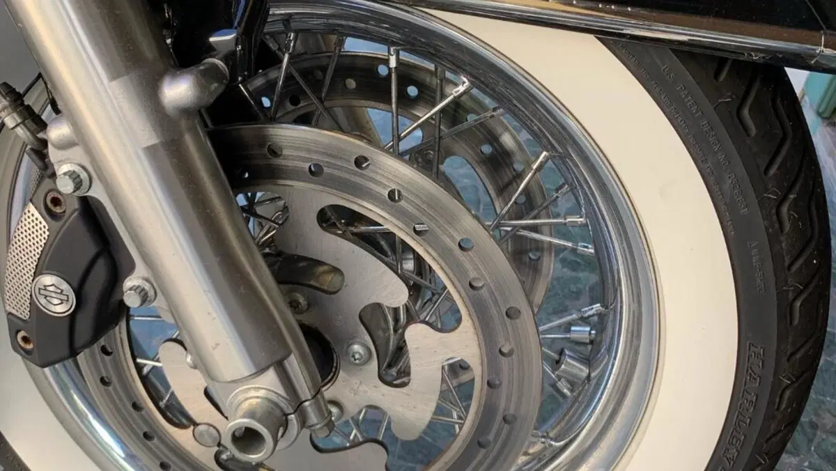 Harley-Davidson 1584 Road King Classic (2007 - 10) - FLHRC  (5)