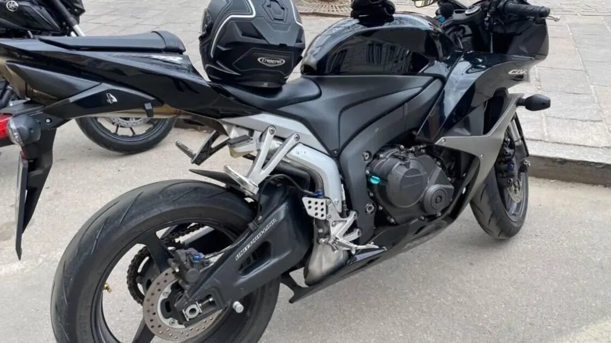Honda CBR 600 RR (2007 - 08)  (4)