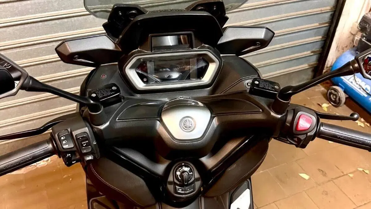 Yamaha X-Max 300 Tech Max (2021 - 24)  (7)