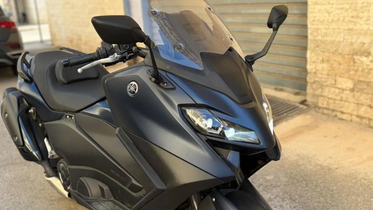 Yamaha T-Max 560 (2022 - 24)  (2)