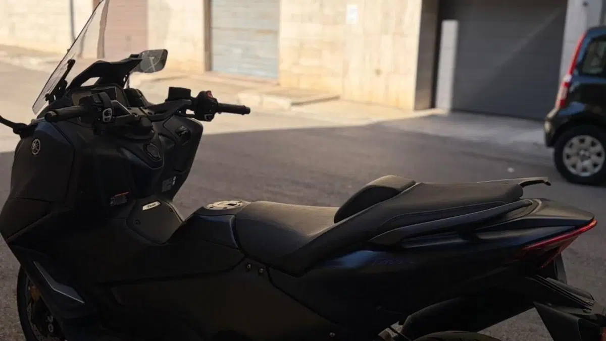 Yamaha T-Max 560 (2022 - 24)  (6)
