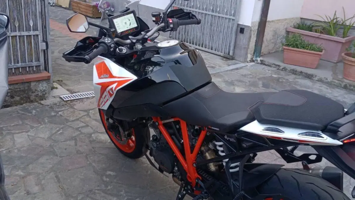 KTM 1290 Super Duke GT (2019 - 20) 