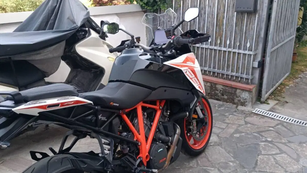 KTM 1290 Super Duke GT (2019 - 20)  (4)