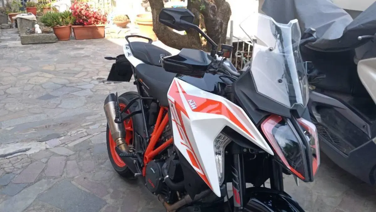 KTM 1290 Super Duke GT (2019 - 20)  (5)
