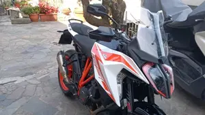 KTM 1290 Super Duke GT (2019 - 20)  (5)