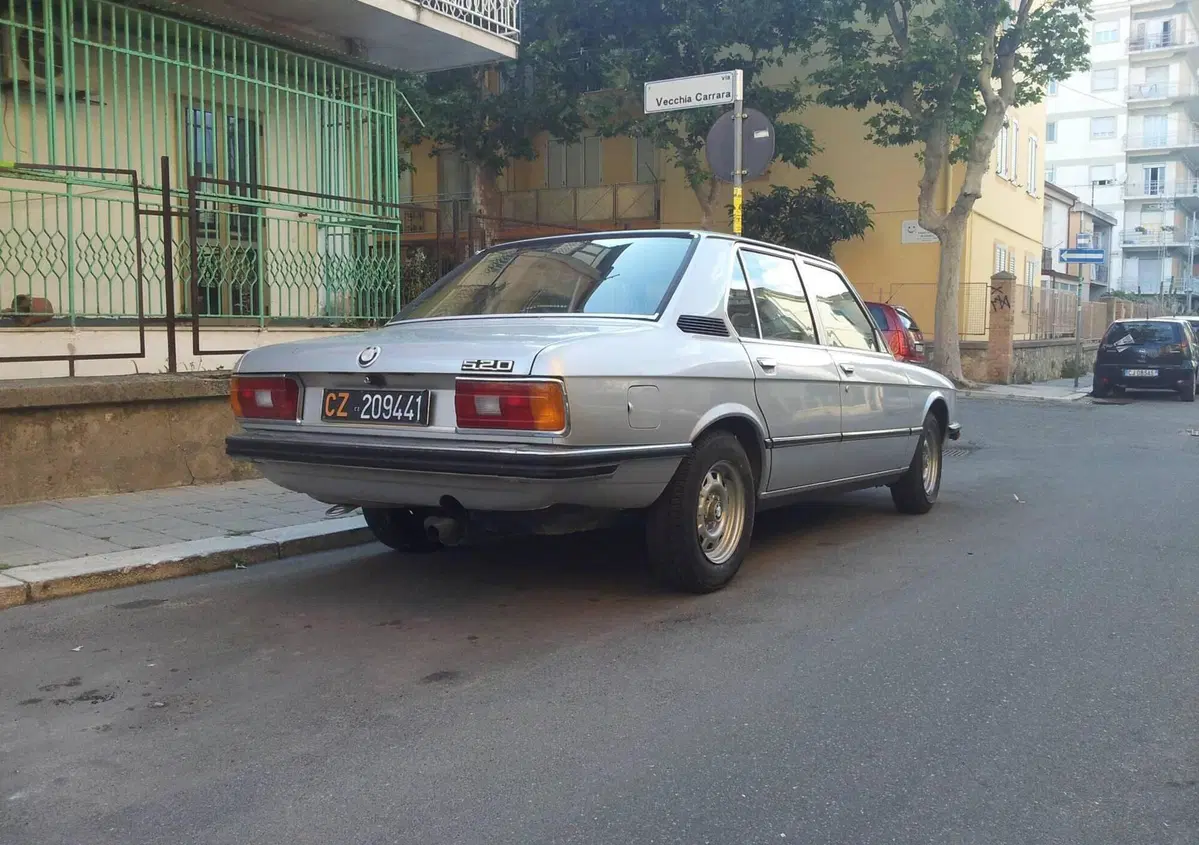 BMW 520  (9)