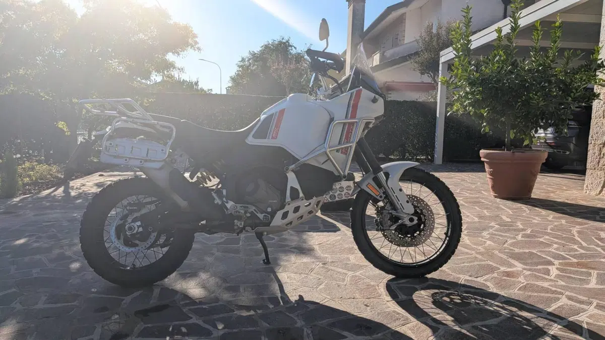 Ducati DesertX (2022 - 25)  (2)