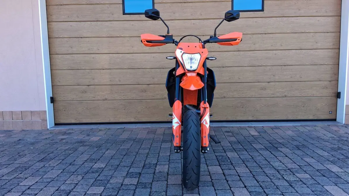 KTM 690 SMC R (2023 - 25)  (3)