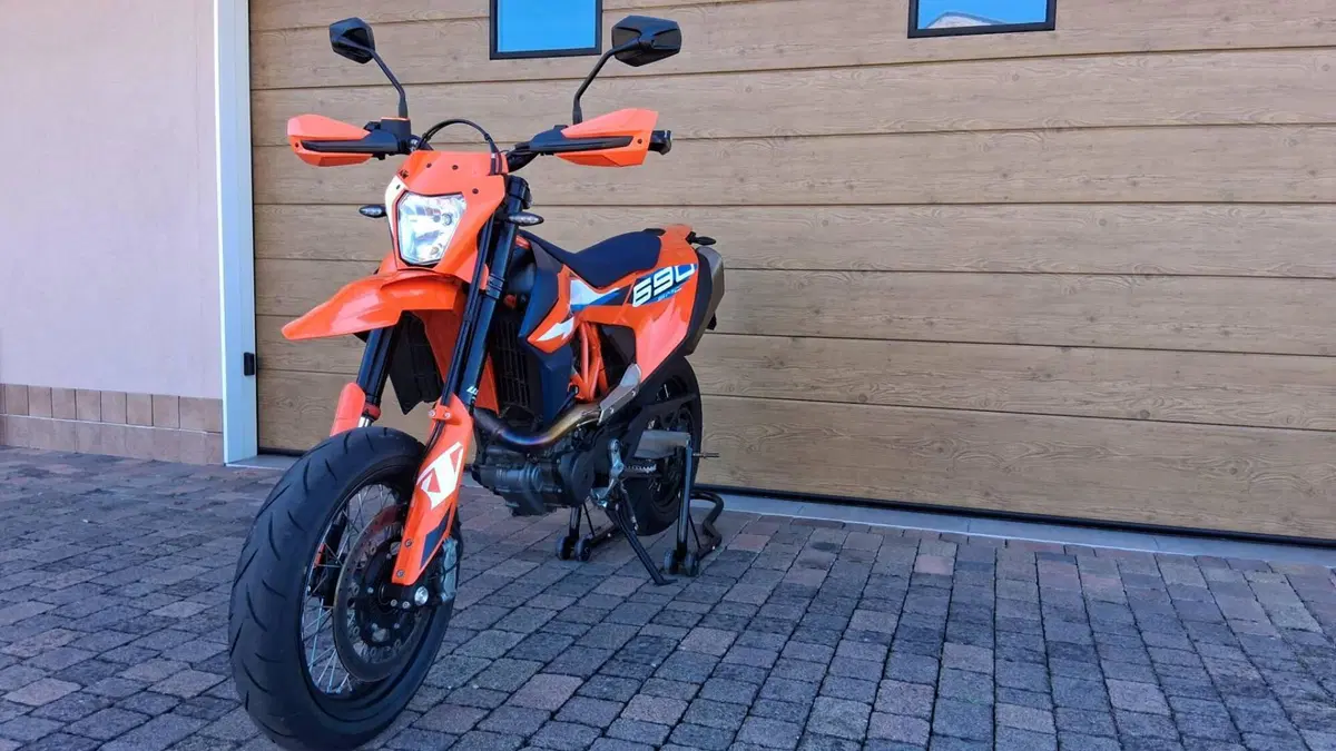 KTM 690 SMC R (2023 - 25)  (4)
