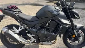 Honda CB 750 Hornet (2025)  (3)