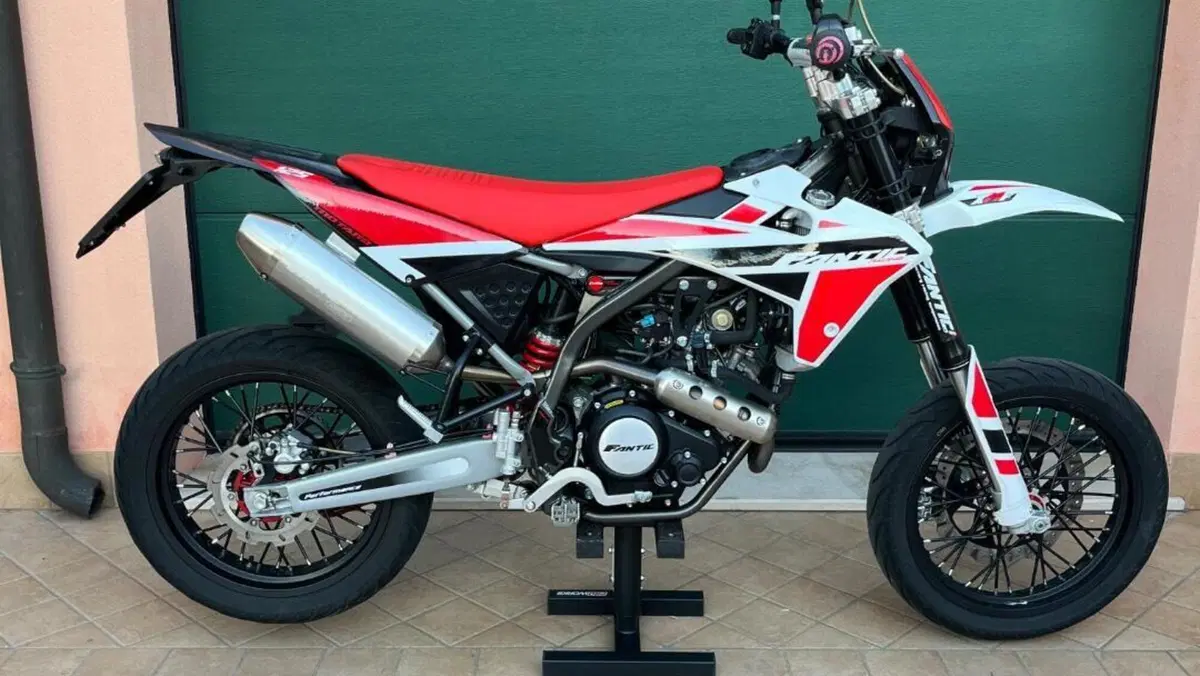 Fantic Motor XMF 125 Motard Competition 4t (2021 - 22)  (2)