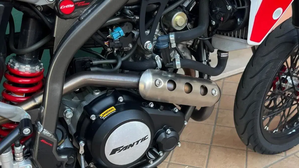 Fantic Motor XMF 125 Motard Competition 4t (2021 - 22)  (3)