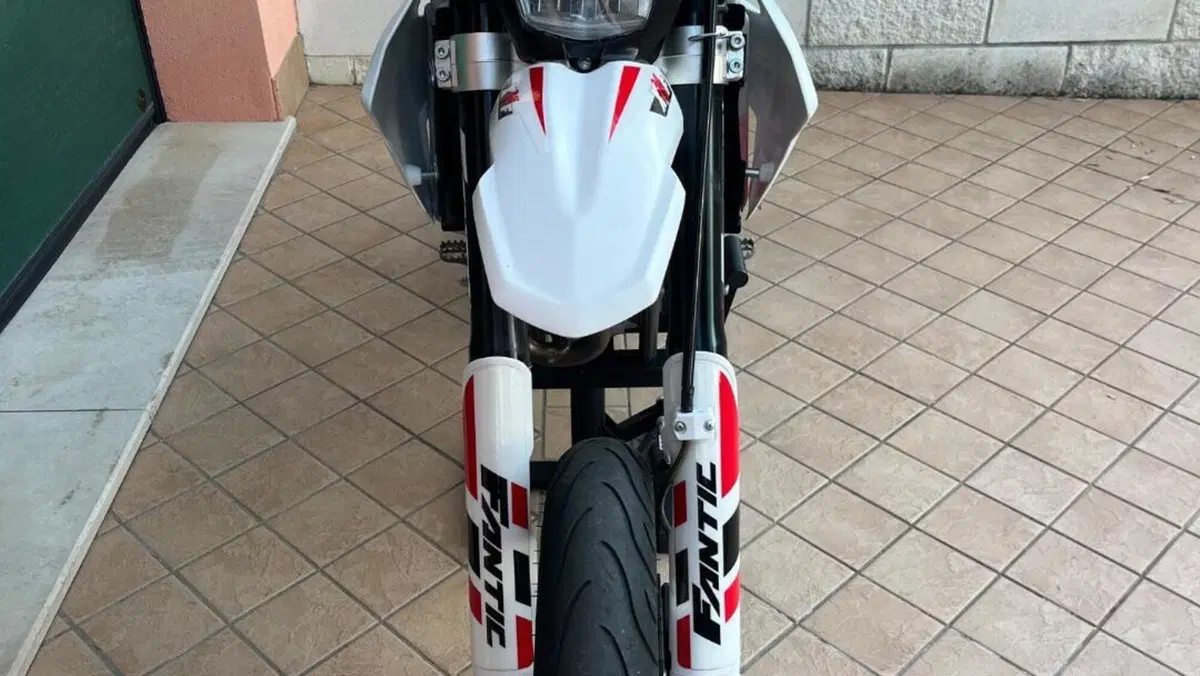 Fantic Motor XMF 125 Motard Competition 4t (2021 - 22)  (6)