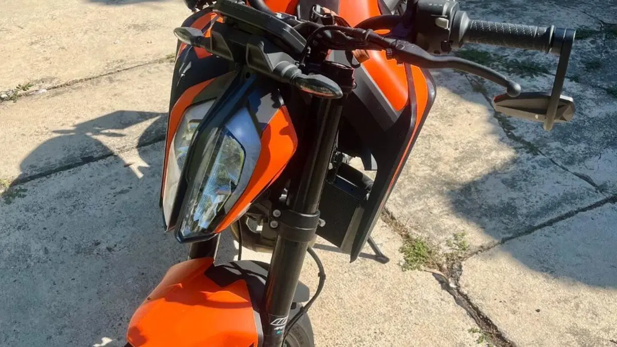 KTM 890 Duke (2021 - 23)  (4)