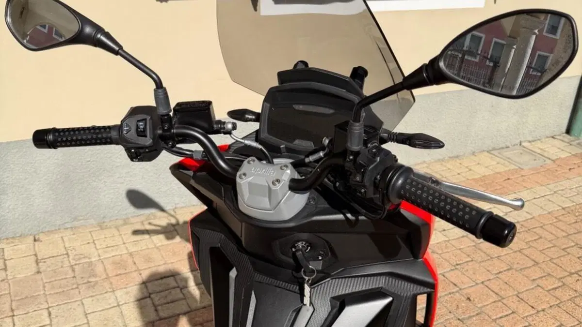 Aprilia SR GT 200 (2022 - 24)  (5)