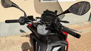 Aprilia SR GT 200 (2022 - 24)  (5)