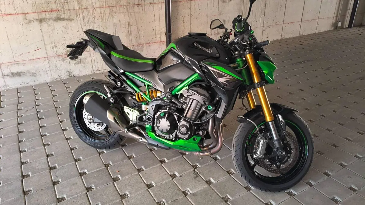 Kawasaki Z 900 SE (2022 - 24)  (2)