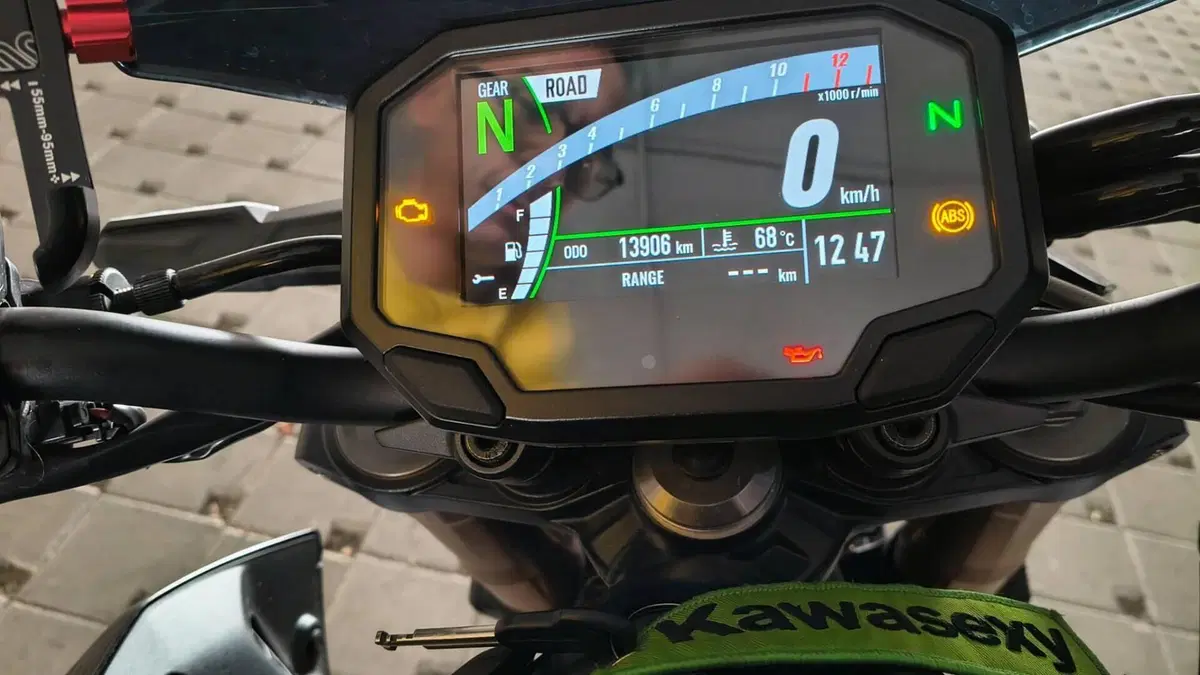 Kawasaki Z 900 SE (2022 - 24)  (4)