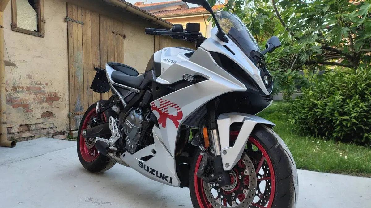 Suzuki GSX-8R (2024 - 26)  (3)