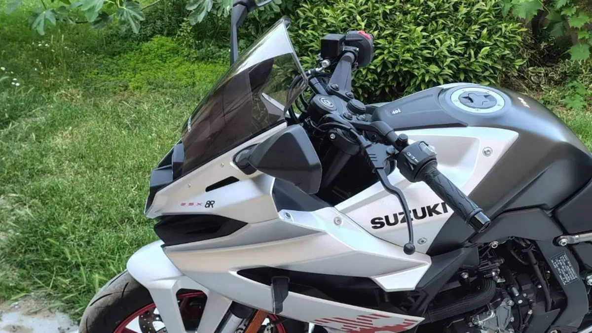 Suzuki GSX-8R (2024 - 26)  (4)