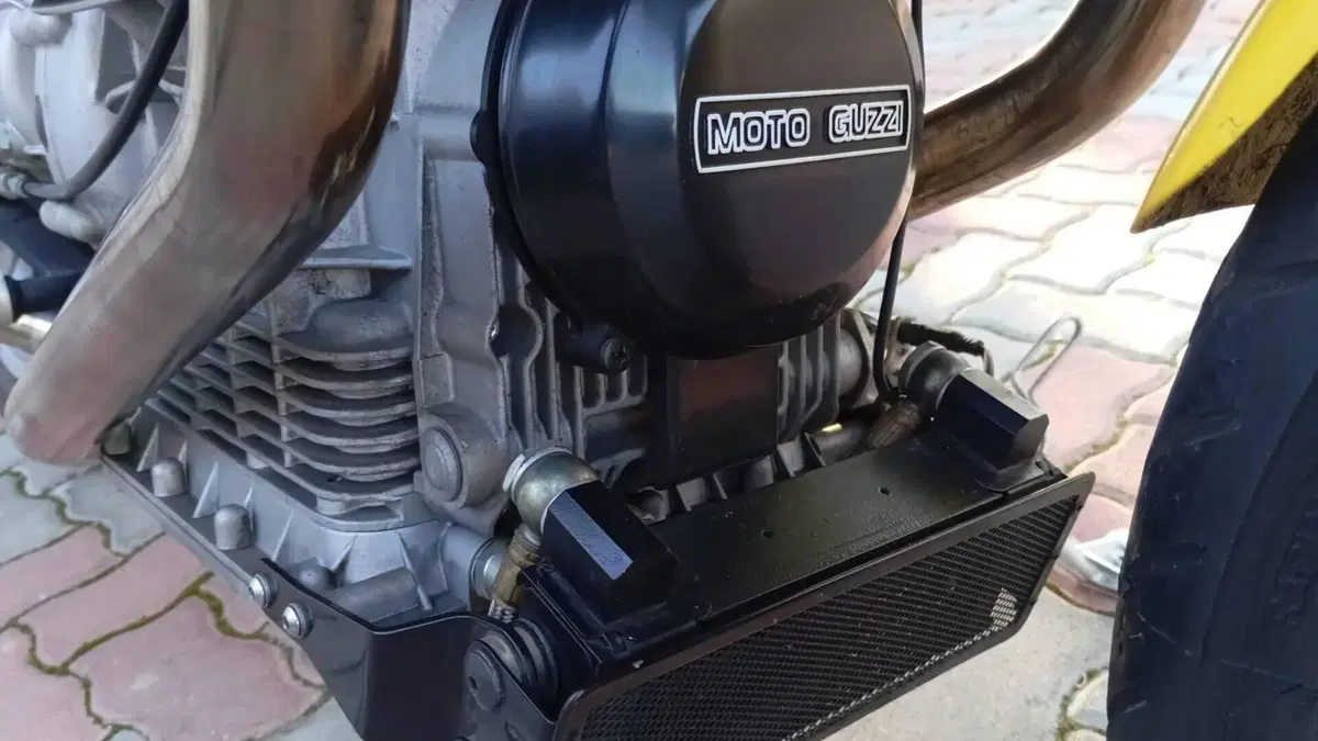 Moto Guzzi   (9)