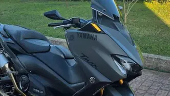 Yamaha T-Max 560 Tech Max (2022 - 24) usata