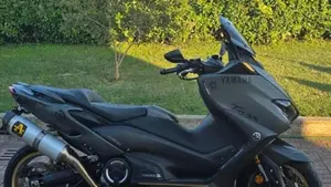 Yamaha T-Max 560 Tech Max (2022 - 24)  (2)