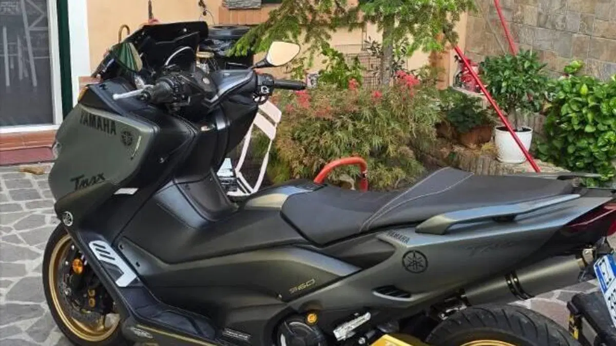 Yamaha T-Max 560 Tech Max (2022 - 24)  (3)