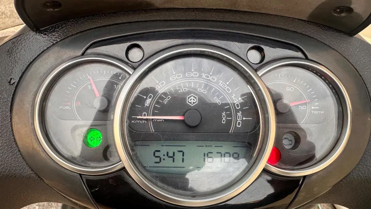 Piaggio Beverly 300 i.e. (2010 - 16)  (8)