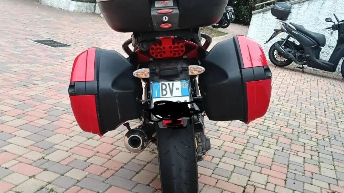 Moto Guzzi Breva V 1100 i.e.  (2)