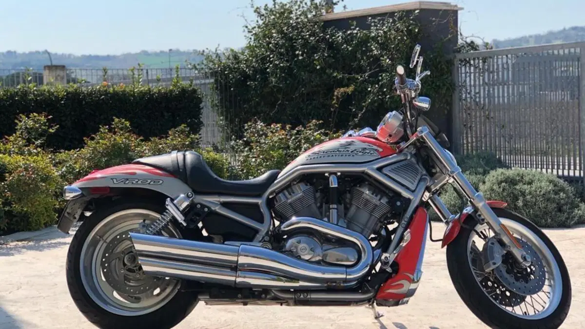 Harley-Davidson 1250 Street Rod (2005 - 06) - VRSCR  (3)