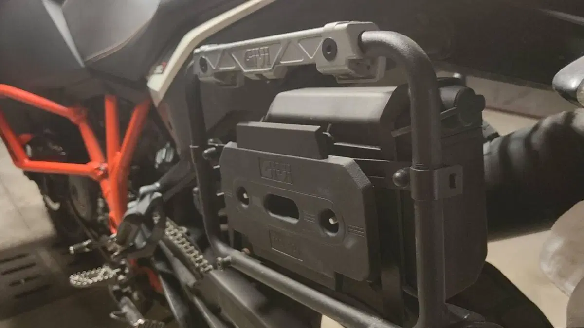 KTM 1090 Adventure R (2017 - 19)  (10)