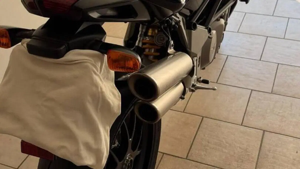 MV Agusta Brutale 910 R (2006 - 11)  (3)