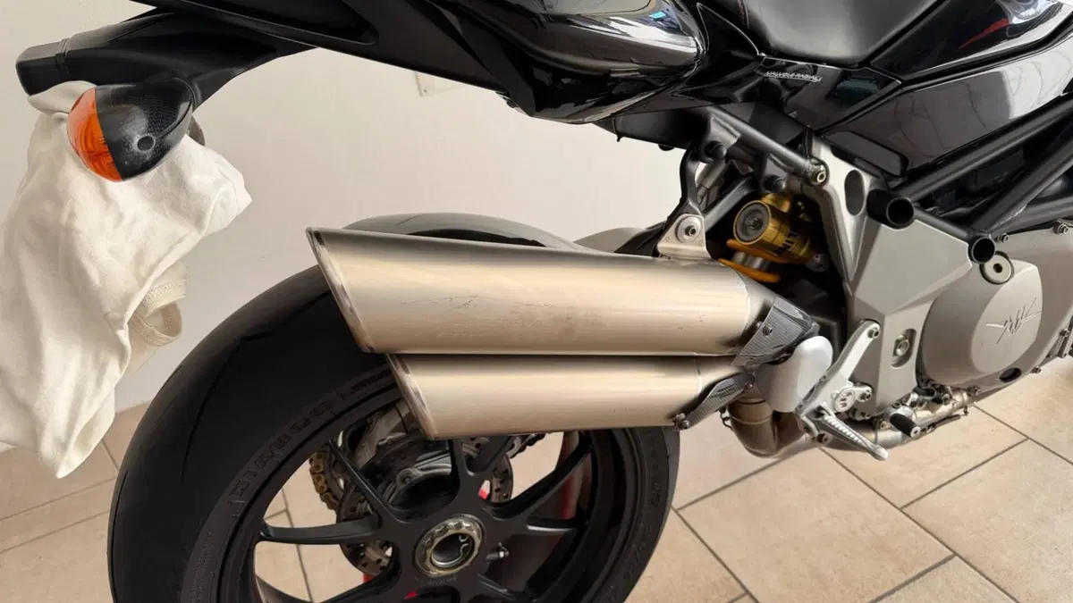 MV Agusta Brutale 910 R (2006 - 11)  (13)