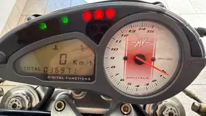 MV Agusta Brutale 910 R (2006 - 11)  (14)