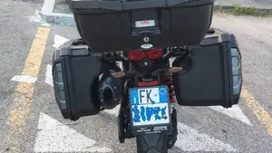 Moto Guzzi V85 TT (2024 - 26)  (2)