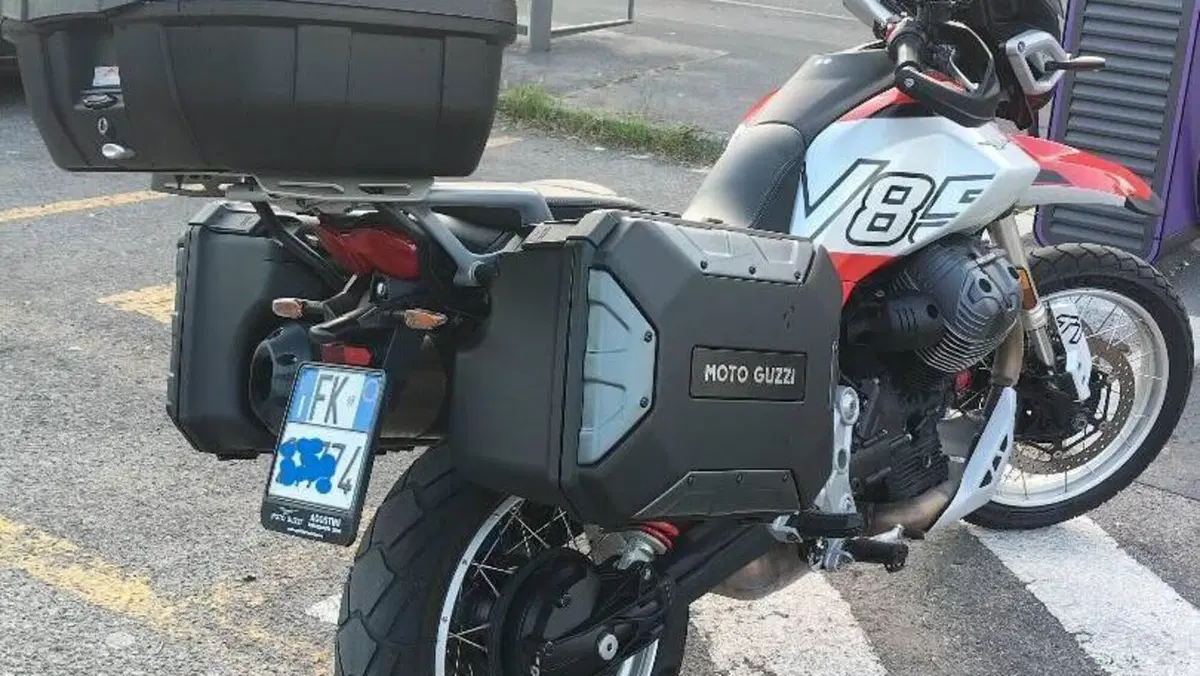 Moto Guzzi V85 TT (2024 - 26)  (3)
