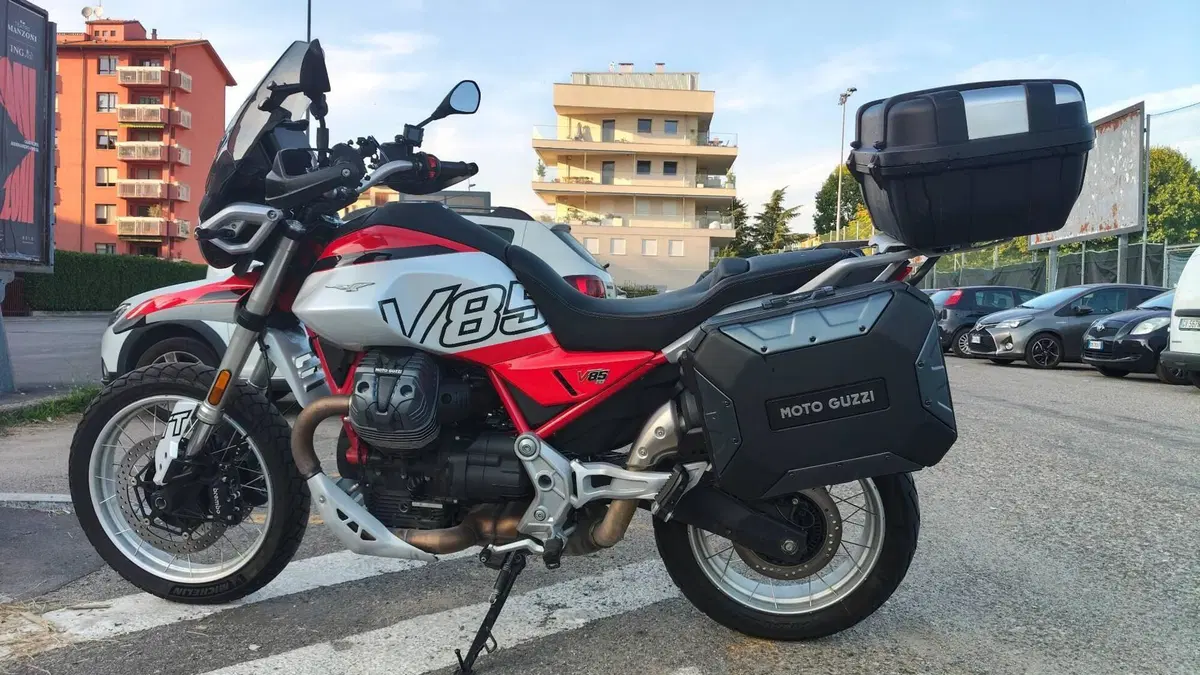 Moto Guzzi V85 TT (2024 - 26)  (6)