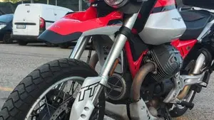 Moto Guzzi V85 TT (2024 - 26)  (7)