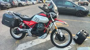 Moto Guzzi V85 TT (2024 - 26) 