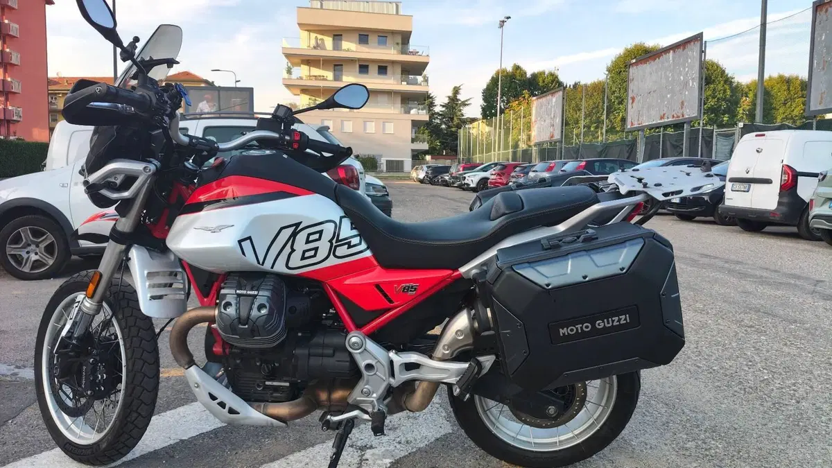 Moto Guzzi V85 TT (2024 - 26)  (8)
