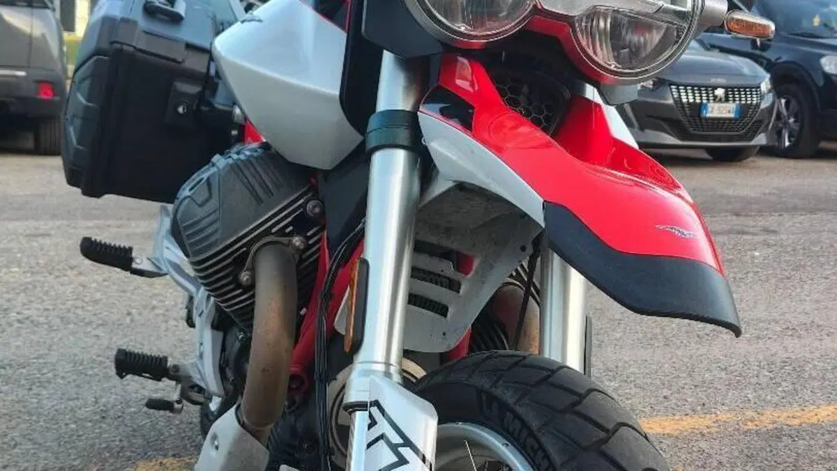 Moto Guzzi V85 TT (2024 - 26)  (9)